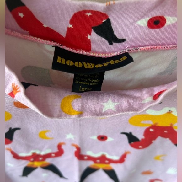 Nooworks Leah Star Pink Mock Neck top - Picture 2 of 3